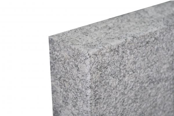 Granit Stele gesägt & geflammt 10x10 cm